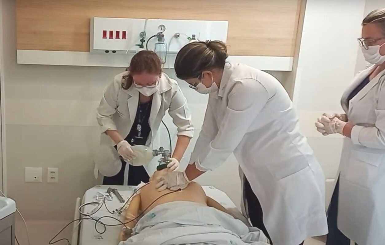Parceria Educorp e Departamento de Enfermagem do HC implanta curso de Procedimentos e Técnicas de Enfermagem